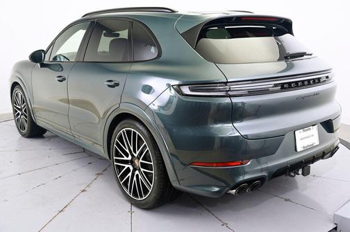 2025 Porsche Cayenne GTS