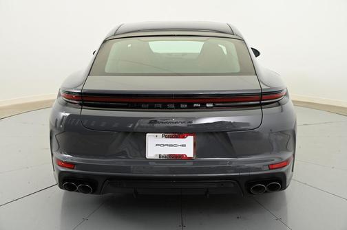 2025 Porsche Panamera 4