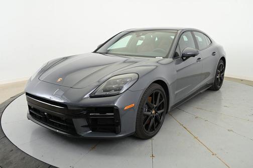 2025 Porsche Panamera 4