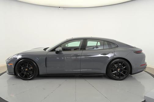 2025 Porsche Panamera 4