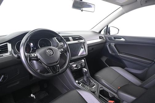 Platinum Gray Metallic 2018 Volkswagen Tiguan 2.0T SE 4MOTION