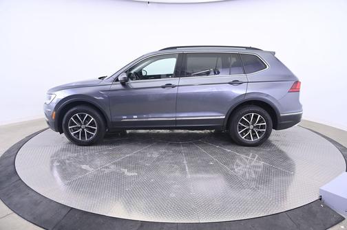 Platinum Gray Metallic 2018 Volkswagen Tiguan 2.0T SE 4MOTION