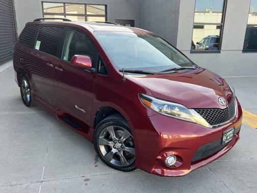 2016 Toyota Sienna SE