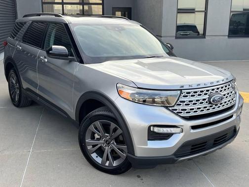2023 Ford Explorer XLT AWD 4dr SUV