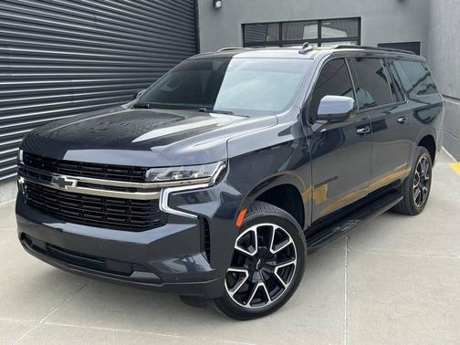2023 Chevrolet Suburban RST