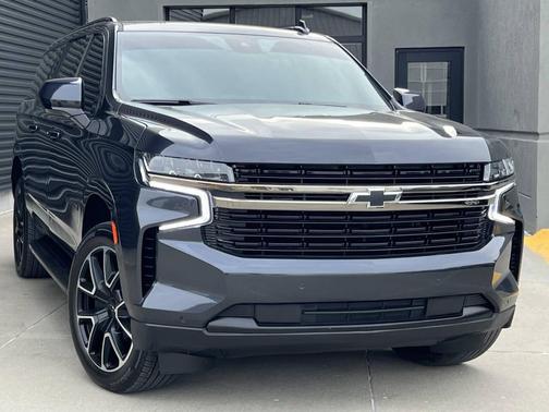 2023 Chevrolet Suburban RST