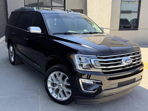 Agate Black Metallic 2019 Ford Expedition Platinum 4x4 4dr SUV