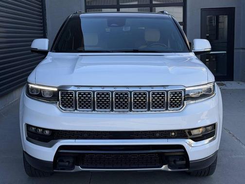 White 2022 Jeep Grand Wagoneer Series III 4x4 4dr SUV