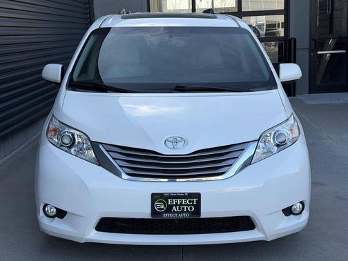 2016 Toyota Sienna XLE