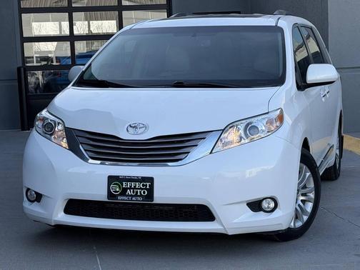 2016 Toyota Sienna XLE