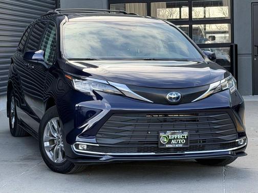 2022 Toyota Sienna XLE