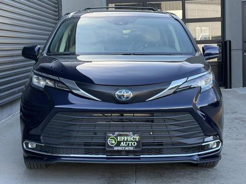 2022 Toyota Sienna XLE