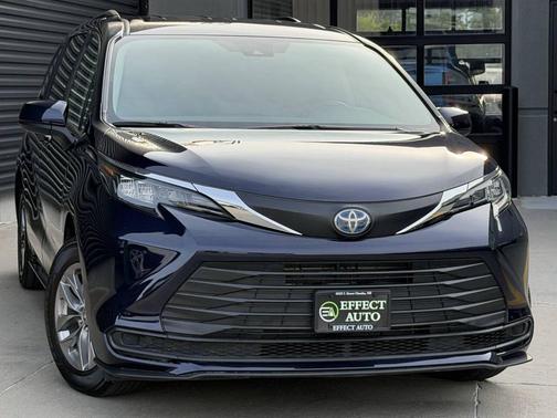 Blueprint 2024 Toyota Sienna LE