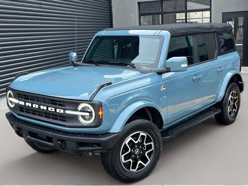 2023 Ford Bronco Outer Banks 4x4 4dr SUV