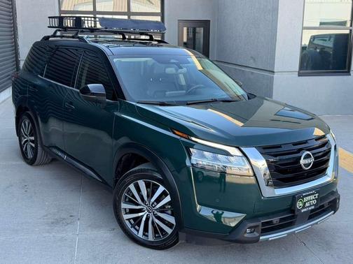 2022 Nissan Pathfinder Platinum AWD 4dr SUV