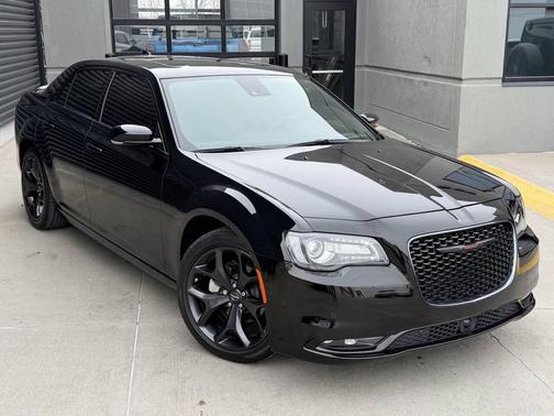 2022 Chrysler 300 S