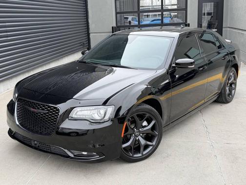 2022 Chrysler 300 S