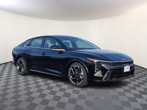 Aurora Black Pearl 2026 Kia K4 GT-LINE