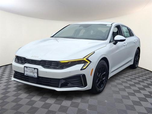 2025 Kia K5 LXS