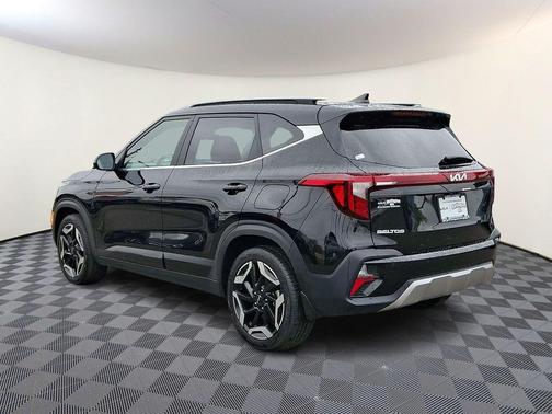 Fusion Orange 2025 Kia Seltos SX
