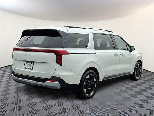 2025 Kia Carnival EX