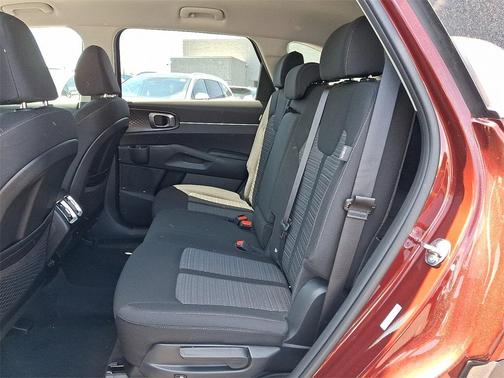 2025 Kia Sorento LX