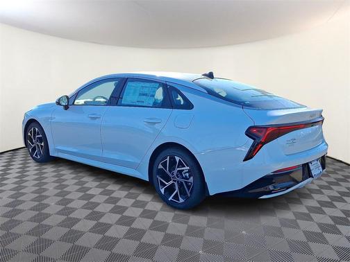 2025 Kia K5 EX