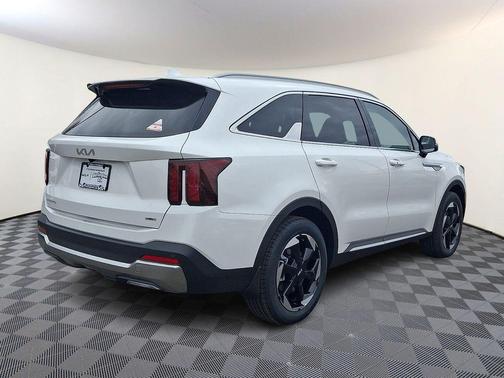 Snow White Pearl 2026 Kia Sorento Hybrid EX