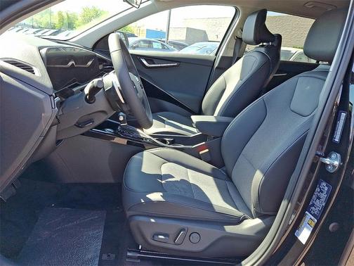 2025 Kia Niro EX