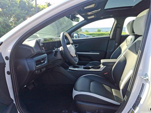 Snow White Pearl 2026 Kia K4 GT-Line
