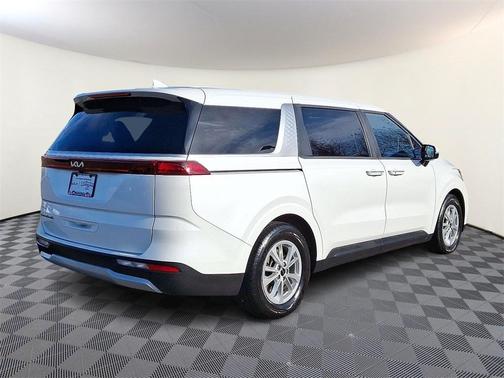 2022 Kia Carnival LX