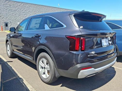 2025 Kia Sorento LX