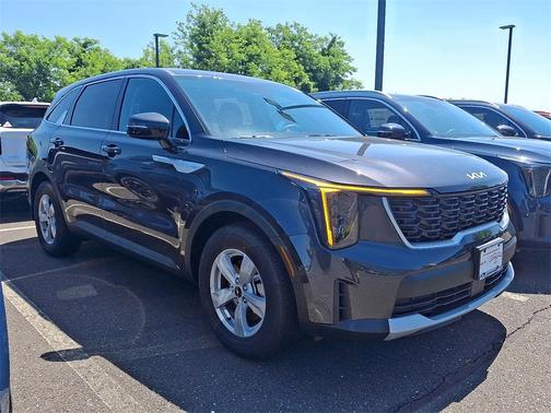 2025 Kia Sorento LX