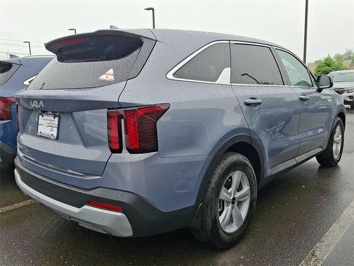 2025 Kia Sorento LX