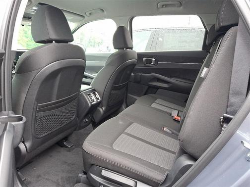 2025 Kia Sorento LX