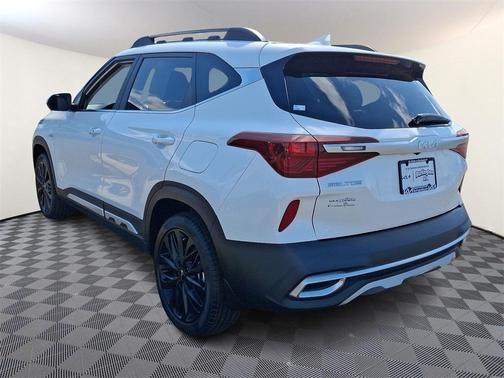 2022 Kia Seltos Nightfall
