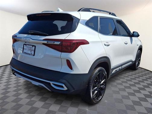 2022 Kia Seltos Nightfall