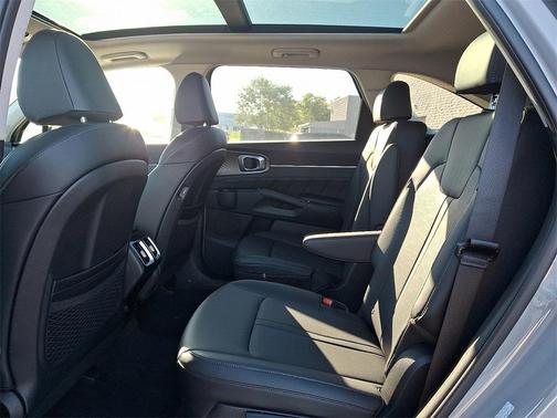2025 Kia Sorento SX