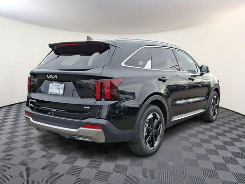 Aurora Black Pearl 2026 Kia Sorento Hybrid EX