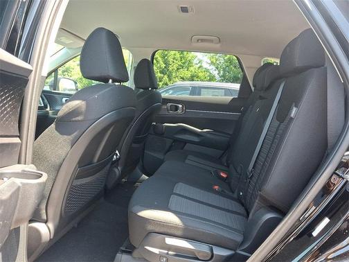2025 Kia Sorento LX