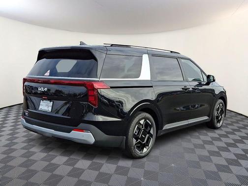 Aurora Black Pearl 2026 Kia Carnival EX