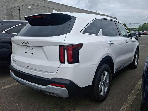 2025 Kia Sorento LX