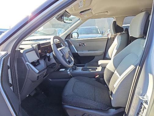 Ivory Silver 2027 Kia Seltos S