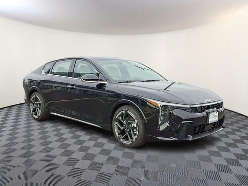 Aurora Black Pearl 2026 Kia K4 GT-LINE