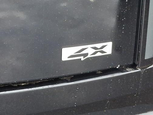 Ebony Black 2027 Kia Telluride S