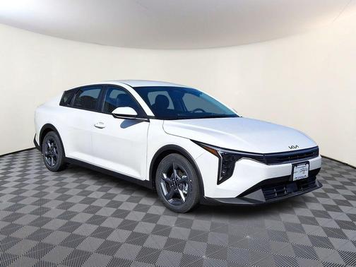 Snow White Pearl 2026 Kia K4 LXS