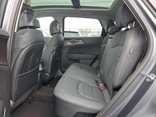 Shadow 2026 Kia Sportage Hybrid SX-Prestige