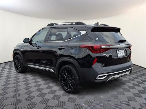 2022 Kia Seltos Nightfall