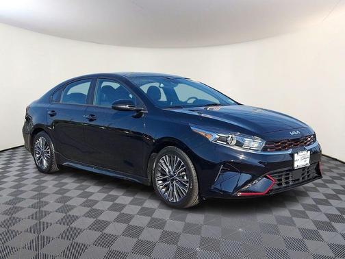 Aurora Black Pearl 2024 Kia Forte GT-Line