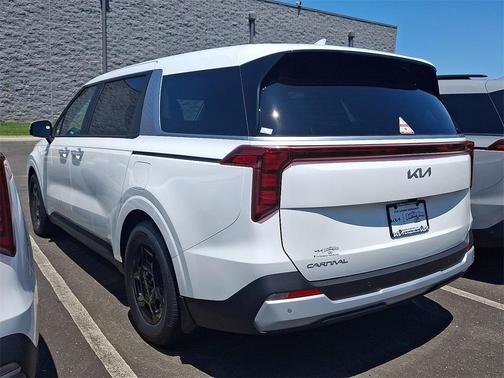 2025 Kia Carnival LXS